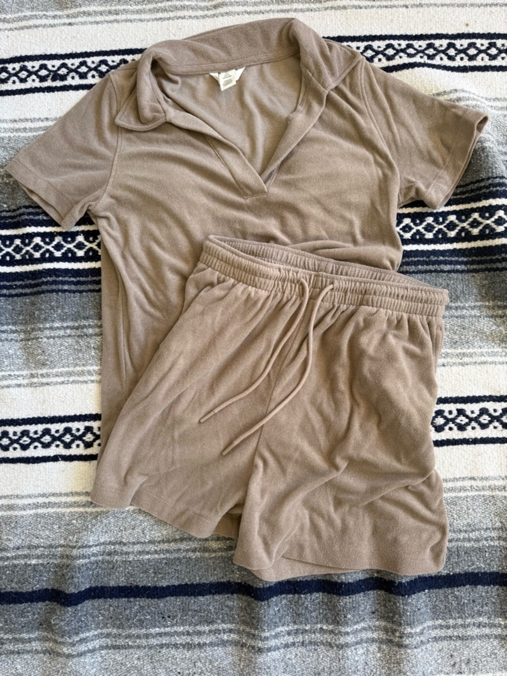 H&M Taupe Short Sleeve Lounge Set - Collared Top & Drawstring Shorts Size Small